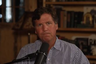 "No está prosperando": Carlson sorprende con una afirmación explosiva sobre Israel y EE.UU.