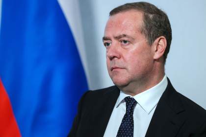 Medvédev comenta el enorme préstamo de la UE a Kiev: "Disfruten de que los engañen de nuevo"