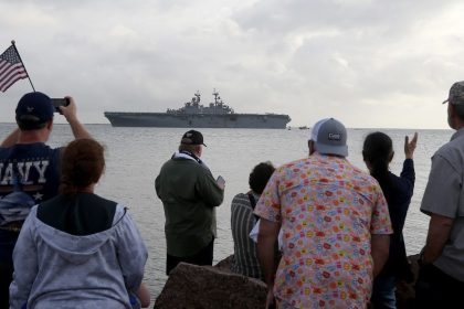 Trump: Nuestros buques están listos para el combate