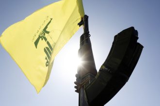 Los hutíes rechazan el desarme de Hezbolá: "permitirá a Israel actuar sin restricciones y deja al Líbano sin ninguna fuerza"