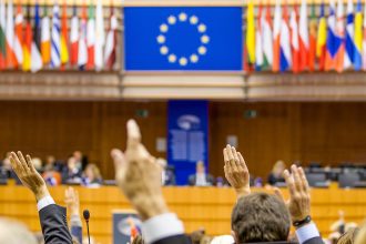 Zajárova: Préstamo a Kiev es otra decisión de Bruselas contra sus propios ciudadanos