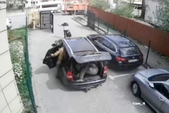 VIDEO: Reclutadores ucranianos atropellan a la madre de un movilizado a la fuerza