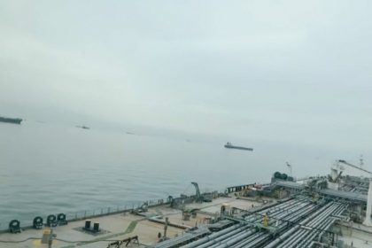 Capitán de un buque muestra la situación en el estrecho de Ormuz en exclusiva a RT