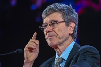 Jeffrey Sachs le explica a Tucker Carlson el rumbo que tomará la guerra con Irán a partir de ahora