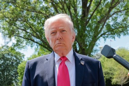 Trump reconoce que Gobierno debe 'retornar' miles de millones de dólares en aranceles recaudados