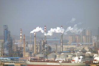 EE.UU. impone sanciones contra una refinería china y la "flota fantasma" de Irán