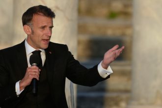 Enviado del Kremlin lanza contundente respuesta a Macron sobre Putin, Trump y Xi