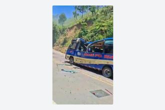 Muertos y heridos en un ataque con artefacto explosivo contra un bus en Colombia (VIDEO)