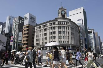 Tokio adopta un cambio inusual en el código de vestimenta por la crisis en Oriente Medio