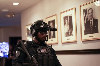 PRIMERA IMAGEN del hombre armado detenido tras el incidente en la cena de corresponsales