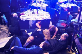 Evacúan a Trump tras disparos en un evento: ¿qué se sabe?