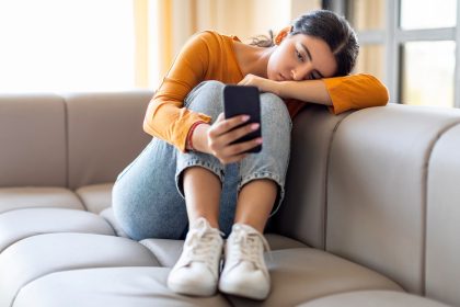 "Tomar la máquina del tiempo": ¿Cuándo preferiría vivir la mitad de la Generación Z de EE.UU.?