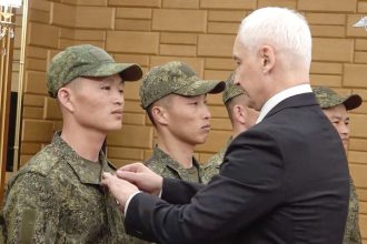 VIDEO: Rusia condecora a los militares norcoreanos que ayudaron a liberar la provincia de Kursk