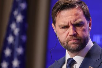 Zelenski cuestiona a Vance