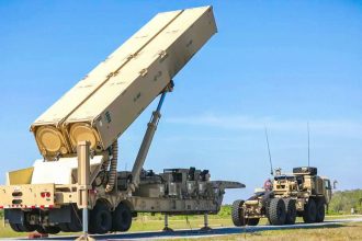 EE.UU. pretende desplegar por primera vez novedoso misil hipersónico contra Irán