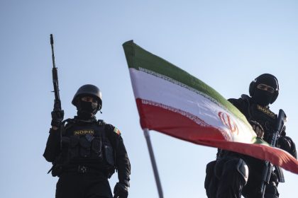 Irán advierte de consecuencias "catastróficas" si EE.UU. decide continuar el conflicto