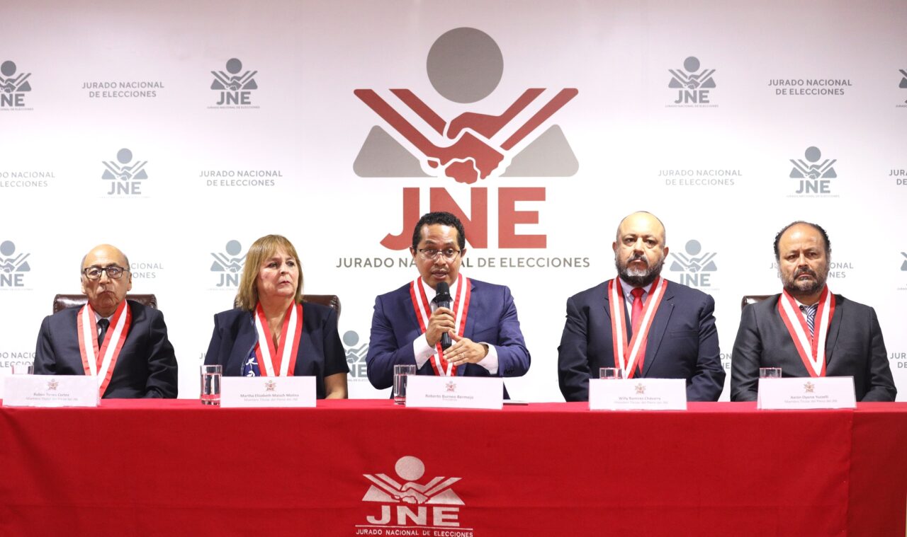 Canción oficial de las elecciones de Perú desata críticas, memes y burlas