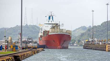 AP: Empresas optan por una alternativa nada barata al estrecho de Ormuz