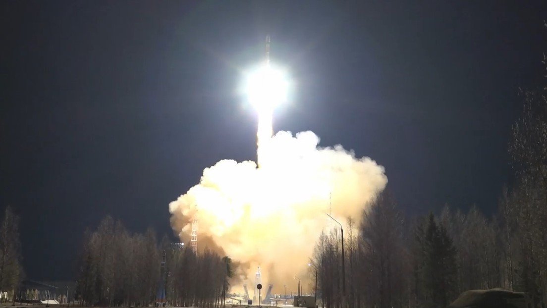 VIDEO: Rusia lanza al espacio un cohete con satélites militares