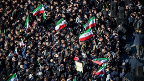 "El puño de hierro": La respuesta de Irán tras la decisión de Trump de posponer el ataque