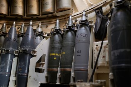Zelenski planea vender armas que no para de pedir a Occidente