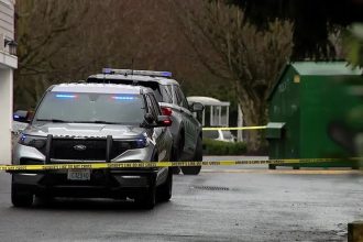 Miembro del jurado de un caso de apuñalamiento acuchilla a una madre e hija