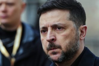 Fire Point de Zelenski: favores, contratos y códigos internos para la corrupción en el sector militar, al descubierto
