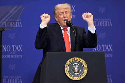 "Es una mujer muy hermosa, pero no le caigo bien": Trump parodia a una líder latinoamericana