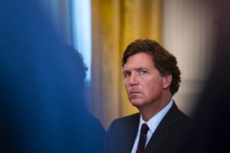 Tucker Carlson: "Trump es rehén de Netanyahu"