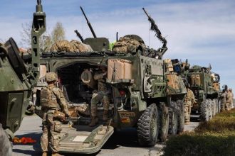 Miles de tropas de la OTAN inician ejercicios militares en un país fronterizo con Rusia