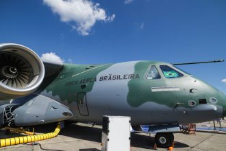 EAU pacta la compra de hasta 20 aviones militares de carga a un gigante latinoamericano