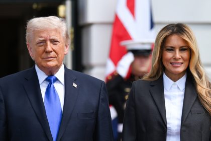 Trump revela cómo la autocorrección de su teléfono estuvo a punto de causarle problemas con Melania