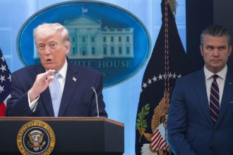 Senador afirma que Hegseth y Trump son "las personas más incompetentes" para la seguridad de EE.UU.