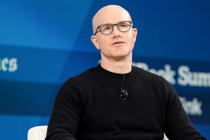 Hacha de IA castiga sin piedad: gigante de criptomonedas anuncia despidos masivos