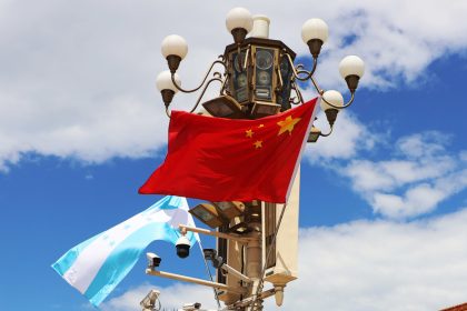 De "romper" a revisar: este país latinoamericano reconsidera sus lazos con China