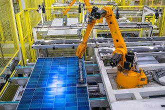 El sol que no agrada: el golpe de Trump a una industria por sus vínculos con China