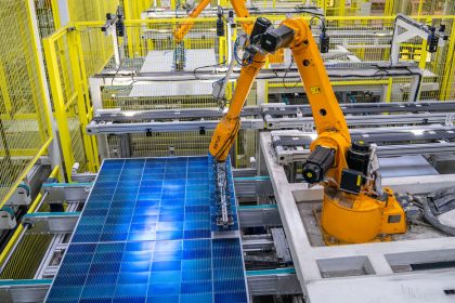 El sol que no agrada: el golpe de Trump a una industria por sus vínculos con China