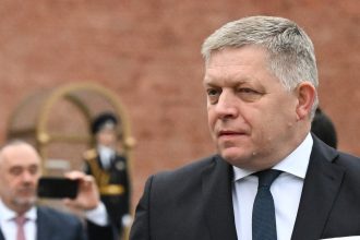 Fico espera discutir "discrepancias y problemas" con Putin