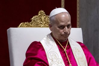 Pastor evangélico: Trump parece comprender la Biblia mejor que el papa