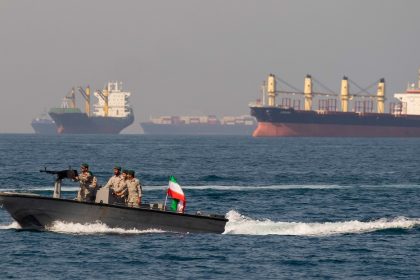 Ejército iraní lanza advertencia sobre Ormuz a quienes siguen a las sanciones de Washington