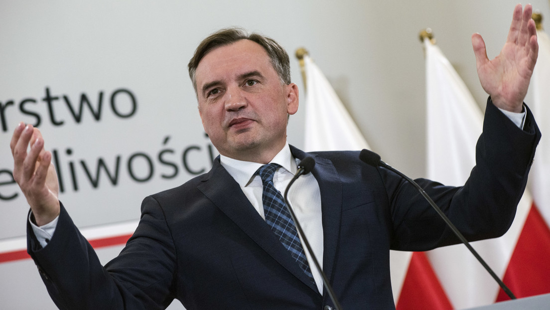 El buscado exministro polaco huye a Estados Unidos
