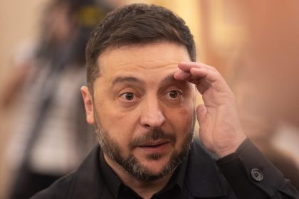 "Iba al baño y 15 minutos después salía como otra persona": Exportavoz de Zelenski sobre su consumo de cocaína