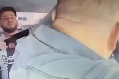 Taxista enfrenta y desarma a un pasajero que lo había tomado como rehén (VIDEOS)