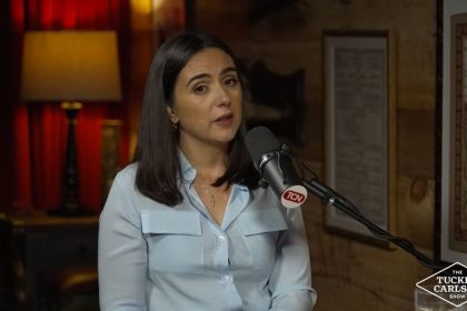 "Buen trabajo" y un bolso de dinero sobre la mesa: exportavoz da testimonio de la corrupción de Zelenski