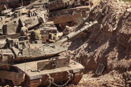 Militares israelíes vuelan una estación de bombeo de agua en el sur del Líbano