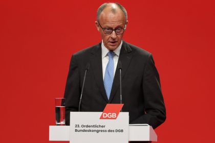 VIDEO: Abuchean a Merz por anunciar recortes en las pensiones