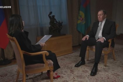 Lavrov: Exigir que los países no compren petróleo ruso barato es un comportamiento "colonial"