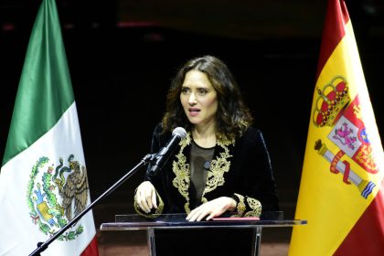 Ayuso acusa a los Gobiernos de México y España de ponerla "en peligro" durante su frustrado viaje