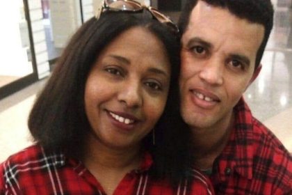 Condenan a un hombre que apuñaló 49 veces a su esposa y le arrancó la garganta a mordiscos