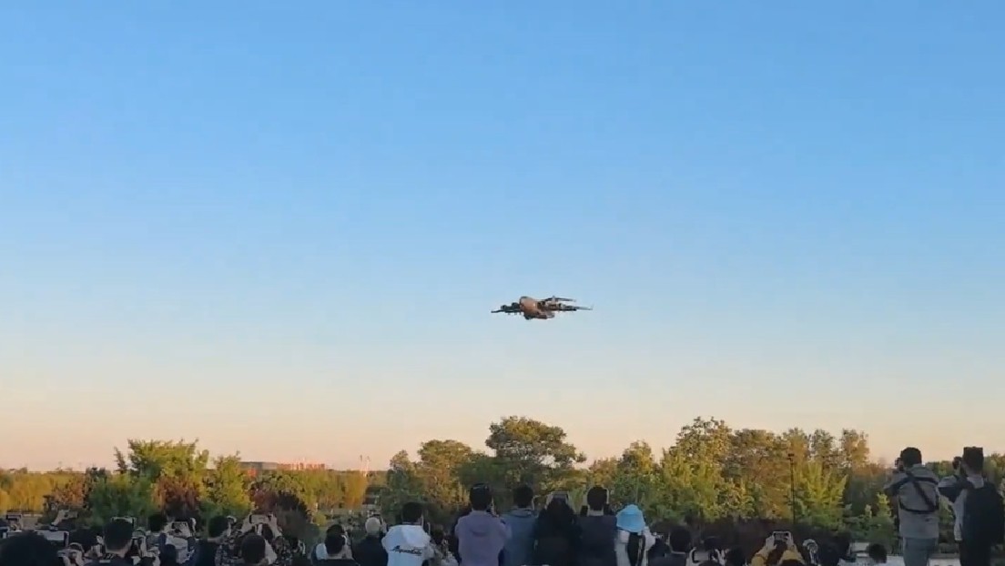 VIDEOS: Aviones de transporte C-17 aterrizan en China en vísperas de la visita de Trump